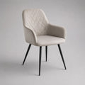 Sedia da pranzo con braccioli e schienale curvato in velluto e acciaio, beige chiaro e nero, 58 × 61 × 84 cm