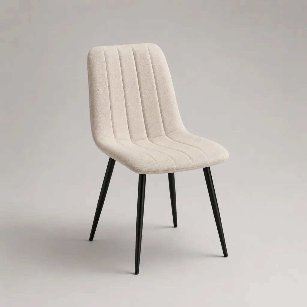 Sedia da pranzo imbottita in tessuto con gambe in metallo, beige e nero, 48 × 57 × 84 cm